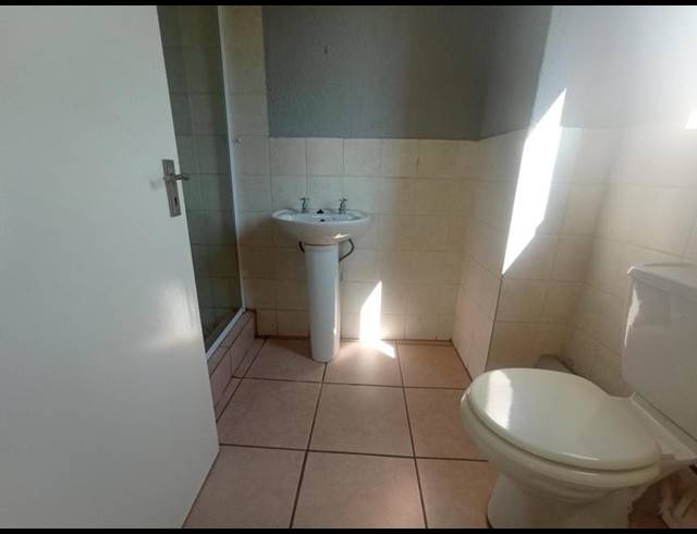 2 BEDROOM APARTMENT FOR SALE IN WILLOWBROOK